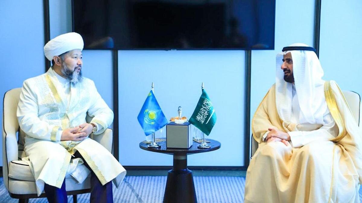    Наурызбай кажы Таганулы и Тауфик ибн Фаузан ар-Рабиа:muftyat.kz