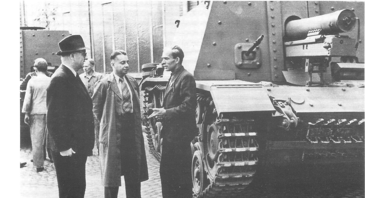 Машина первой партии. Использовано шасси StuG Ausf D. 