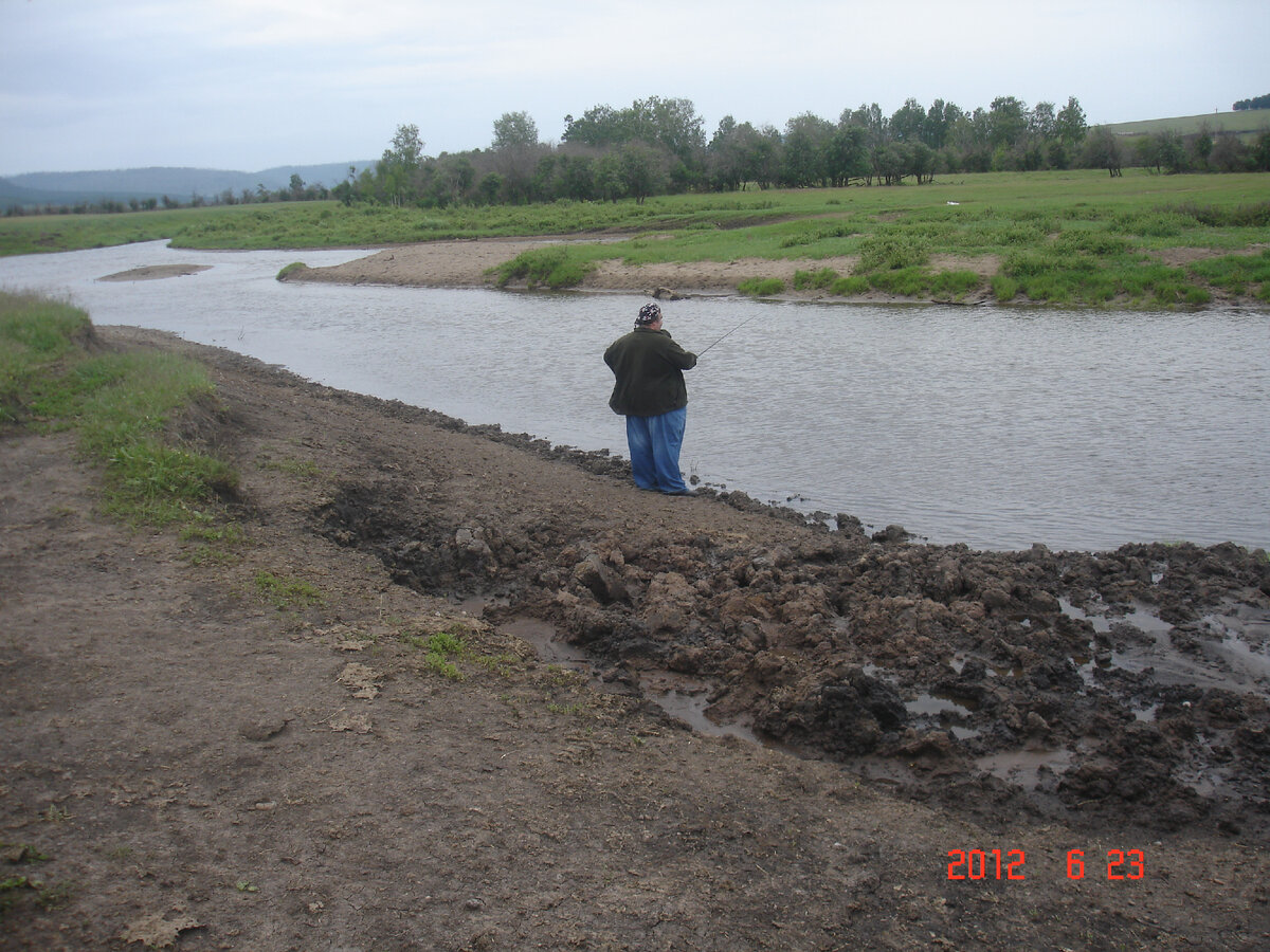 Еще в бизнесе. Летом на рыбалке.