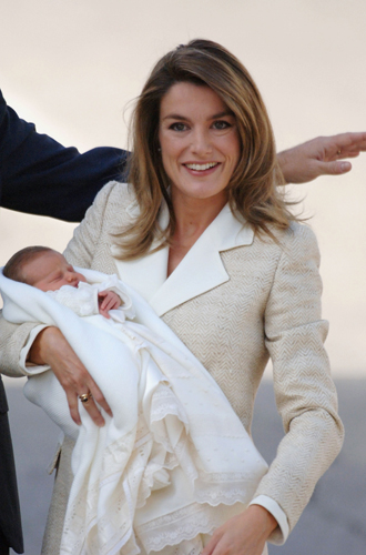 Новорождённая Леонор ( фото , через несколько часов после рождения)