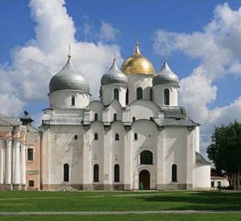 Собор Святой Софии премудрости божьей. Основан в 1045-1050 годах Ярославом Мудрым. Город расположения Великий Новгород.
