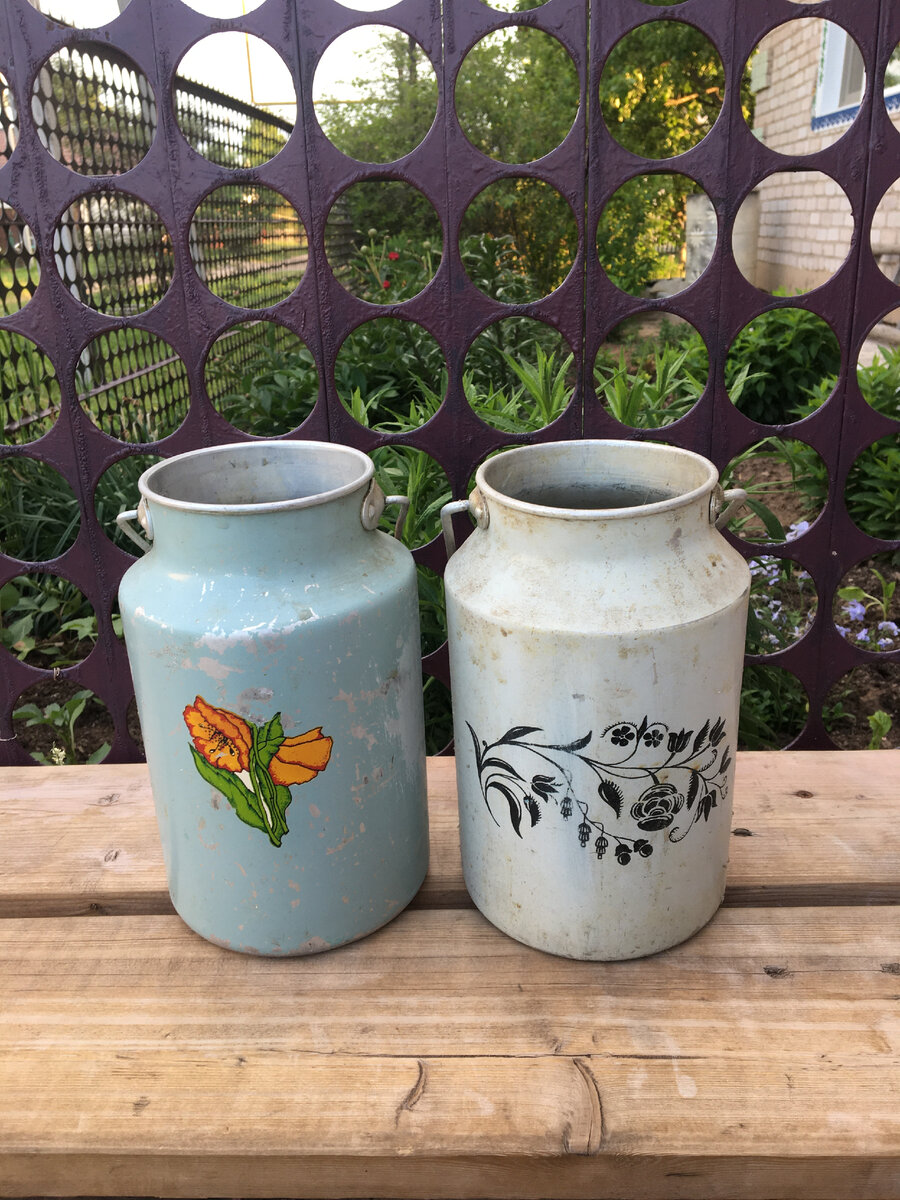 В таком состоянии я нашла эти бидоны