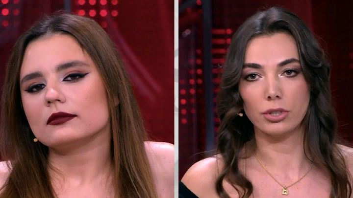 Сводные сестрички Маша и Нелли  готовы вцепиться друг другу в волосы. Вот что "дурные" деньги делают с людьми. Может, забытая Лидия, живущая в своем мире, не такая? Источник: Яндекс. Картинки.