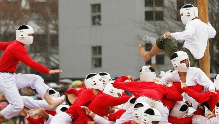 Японский вид спорта бо-таоси