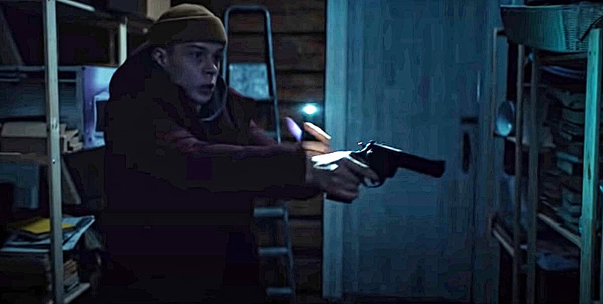 Признайтесь, сограждане-россияне: вы ведь тоже в детстве частенько воровали у папы его любимый "кольт-питон" с боевыми патронами? 