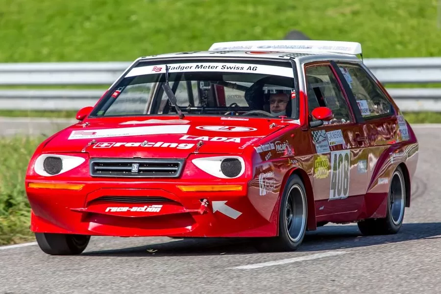 Владелец то не молод уже