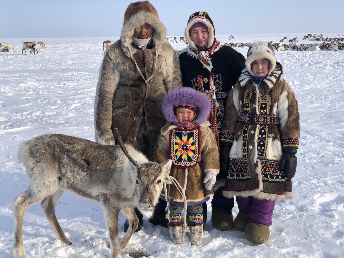 Якутия люди фото. Оленеводы севера. Якутский миллионер. Миллионеры с севера. Очки оленевода фото.