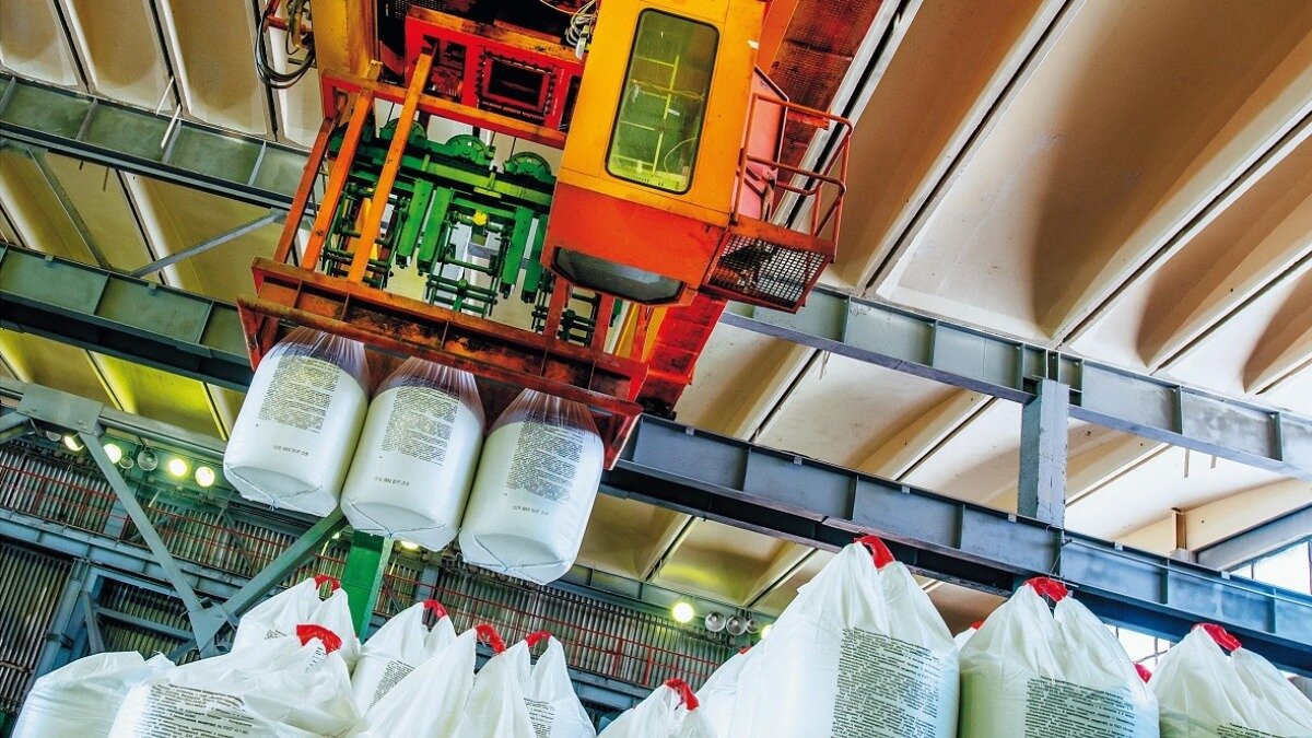 Фото:rbk.ru Производство минеральных удобрений