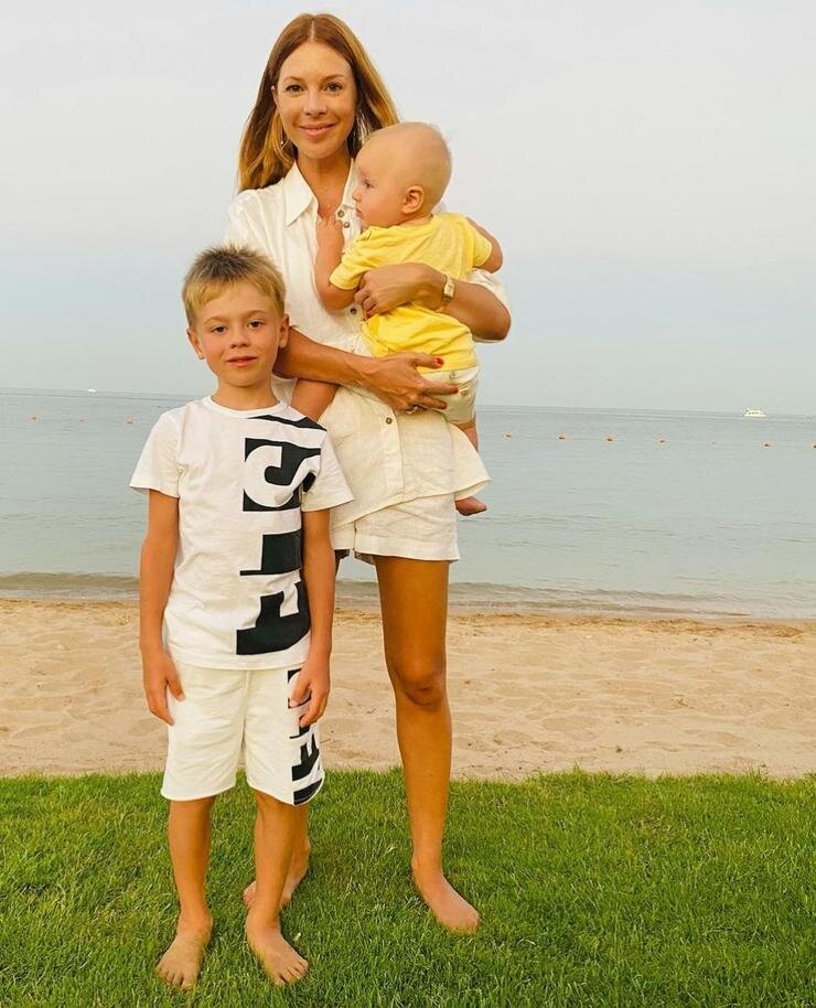 Наталья Подольская с сыновьями на отдыхе. Фото из Инстаграм Натальи