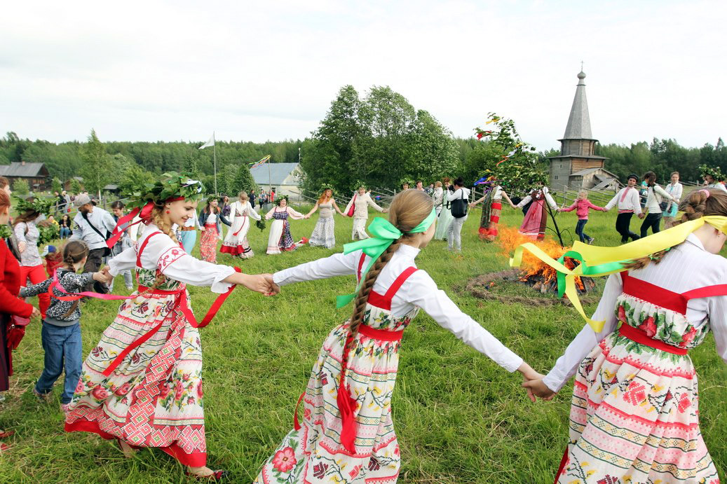 Вологодская культура. Летнее народное гуляние. Народный праздник Троица. Русский народный хоровод. Троица народные гуляния.