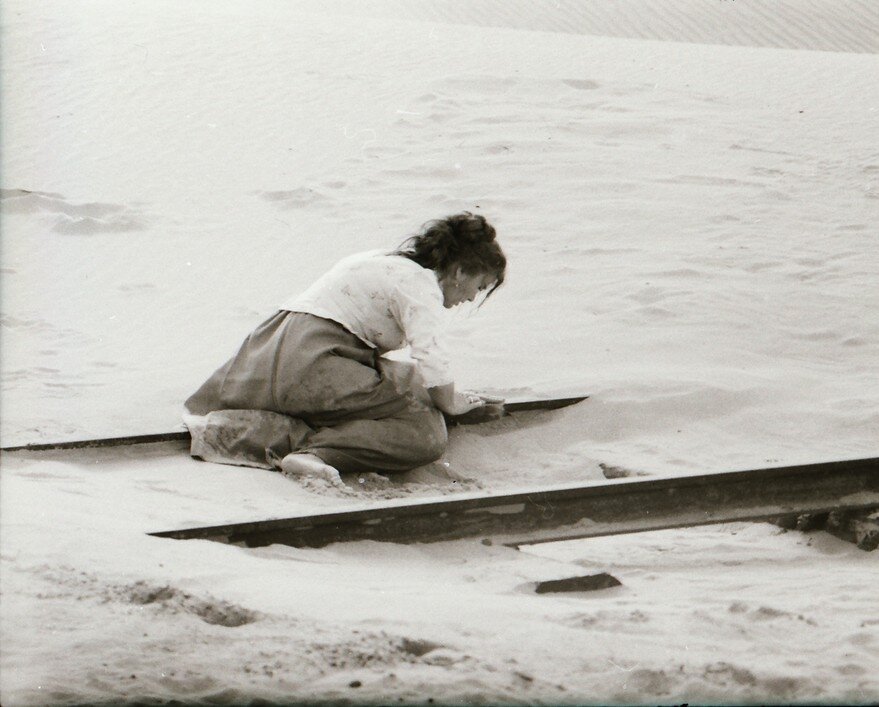 Рельсы ведущие домой в Астрахань.  