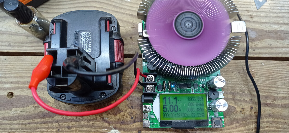 Практически сразу, под нагрузкой 5А напряжение на АКБ просело до 11,1 В.