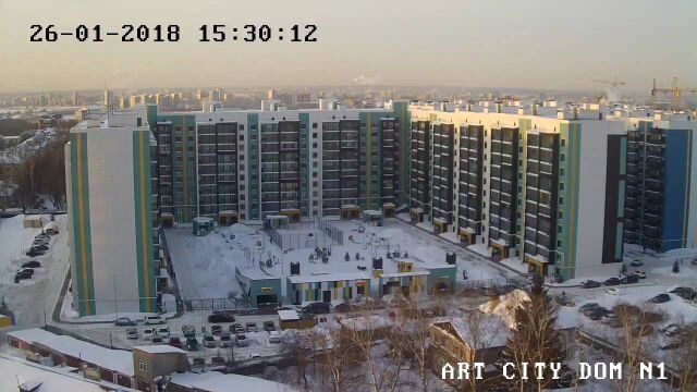Вот так выглядел двор жилого комплекса ART City в 2018 году — обычный комфортный ЖК, пока ещё без классного бульвар-парка и других объектов благоустройства