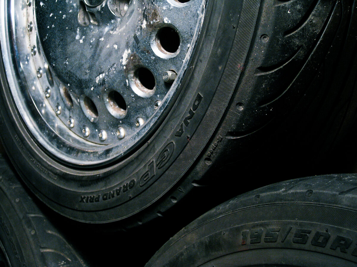 Резина еще из Японии. Сухарь.