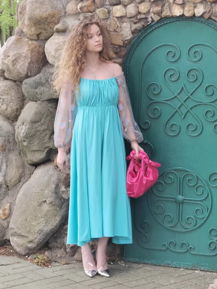 Фото Ирины Лисициной, платье и сумочка CrowFox