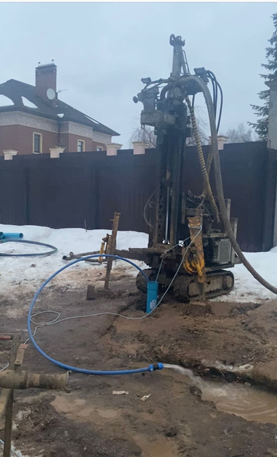 Пробурили воду