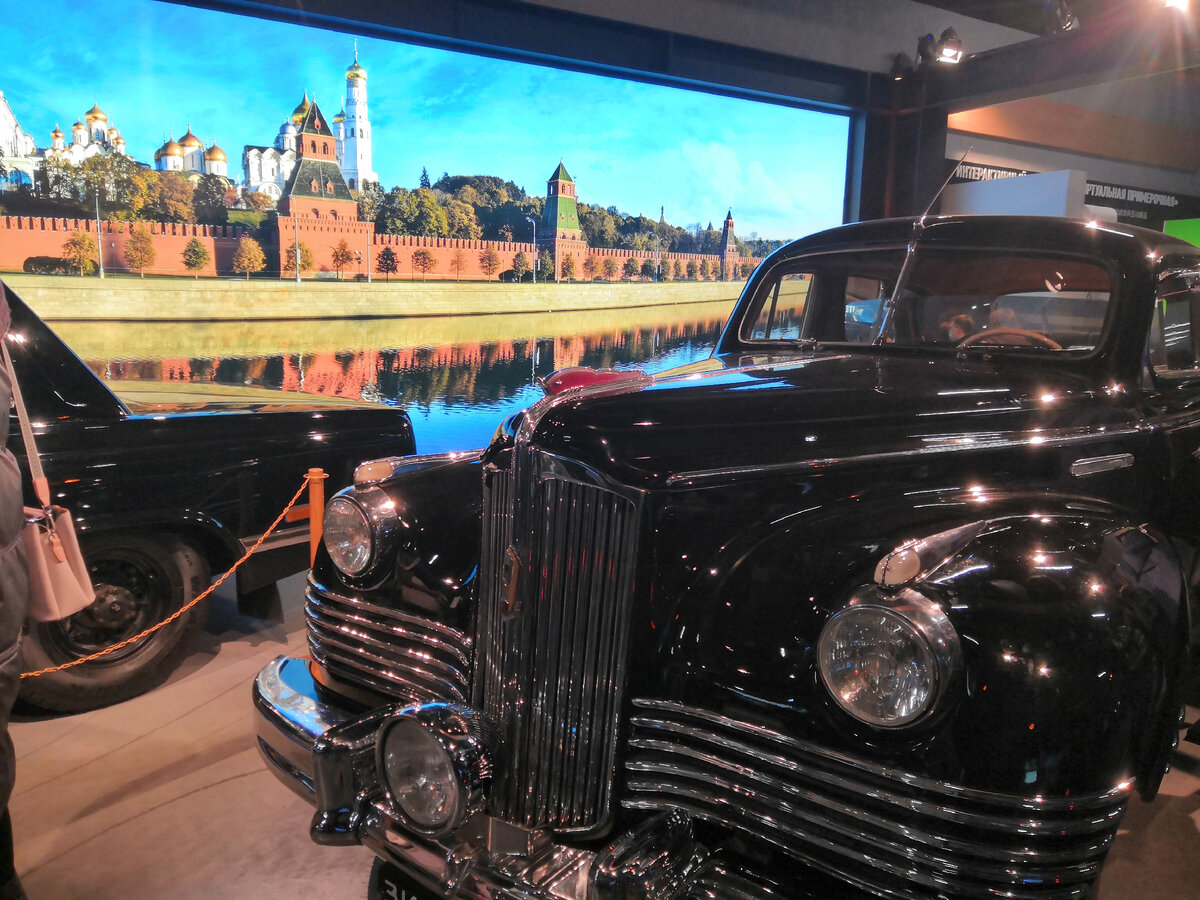 "Борис Дормидонтыч, поверни на Спасскую, мне еще с Молотовым перетереть надо!"