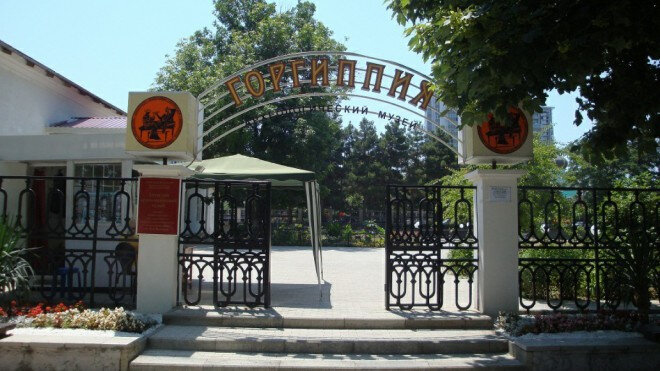 Главный музей города-героя Анапы: археологический музей Горгиппия, большой частью посвящённый античному периоду истории города