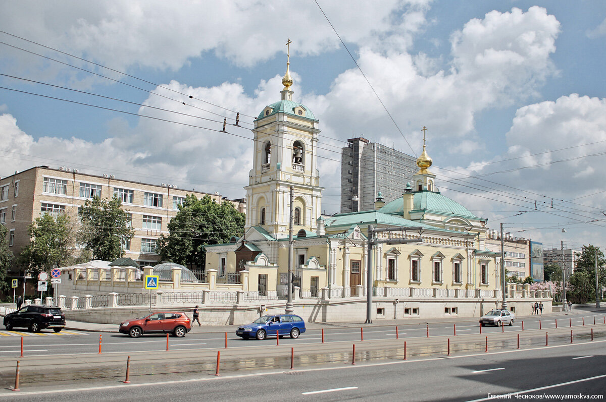 Москва преображенская площадь. Преображенская площадь Москва. Село Преображенское Москва. Храм Преображения Господня на Преображенской история. Миллионная улица храм Преображения Господня.