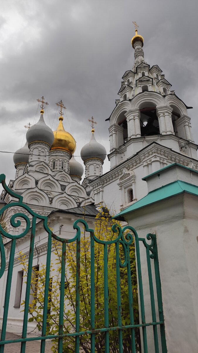 Храм в Пыжах в Москве