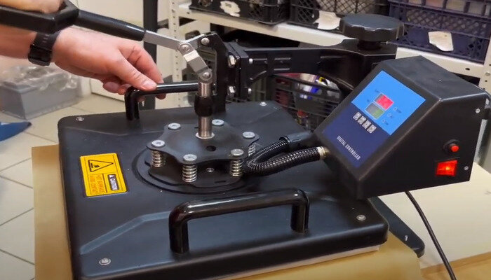 Фото 10. Придавливаем прессом на 30 секунд при температуре 160 С° 