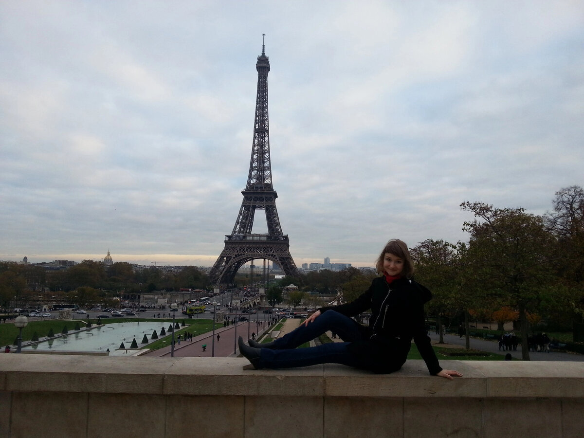 2013 год, мне 22. По программе студенческого обмена  учусь в Парижу в течение 1 семестра.