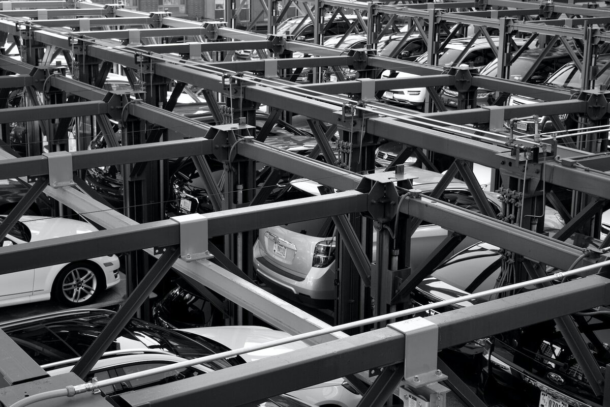     Как меняют конструкцию авто под русских водителей: все дело в дорогах и манере вождения