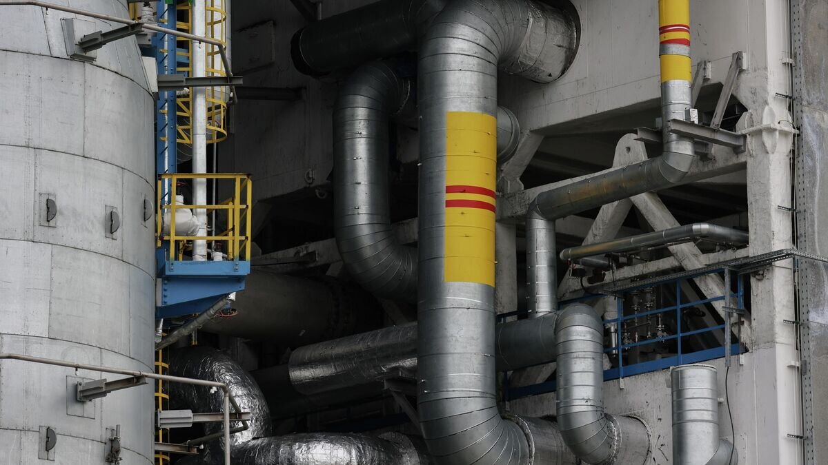    Технологические трубопроводы холодного блока установки газоразделения второй технологической линии Амурского ГПЗ © РИА Новости / Павел Львов