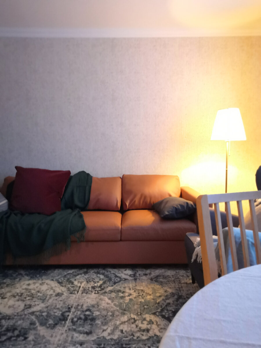 Сидеть на этом диване - удовольствие! Он эргономичен на 5! 