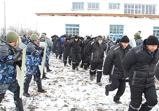Пика был на зоне бунт Пика был на зоне бунт