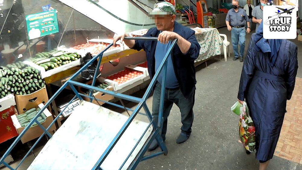 Тележка на дагестанском рынке