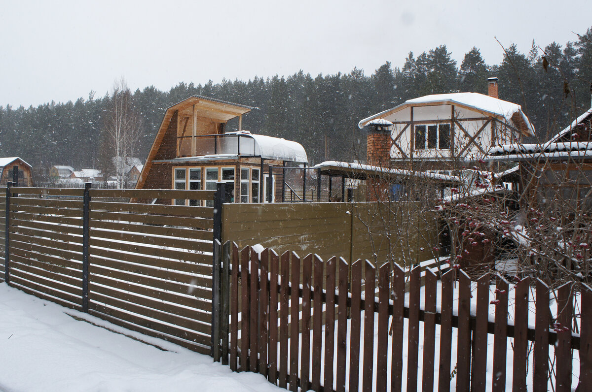 Фото автора. Вид с дороги.