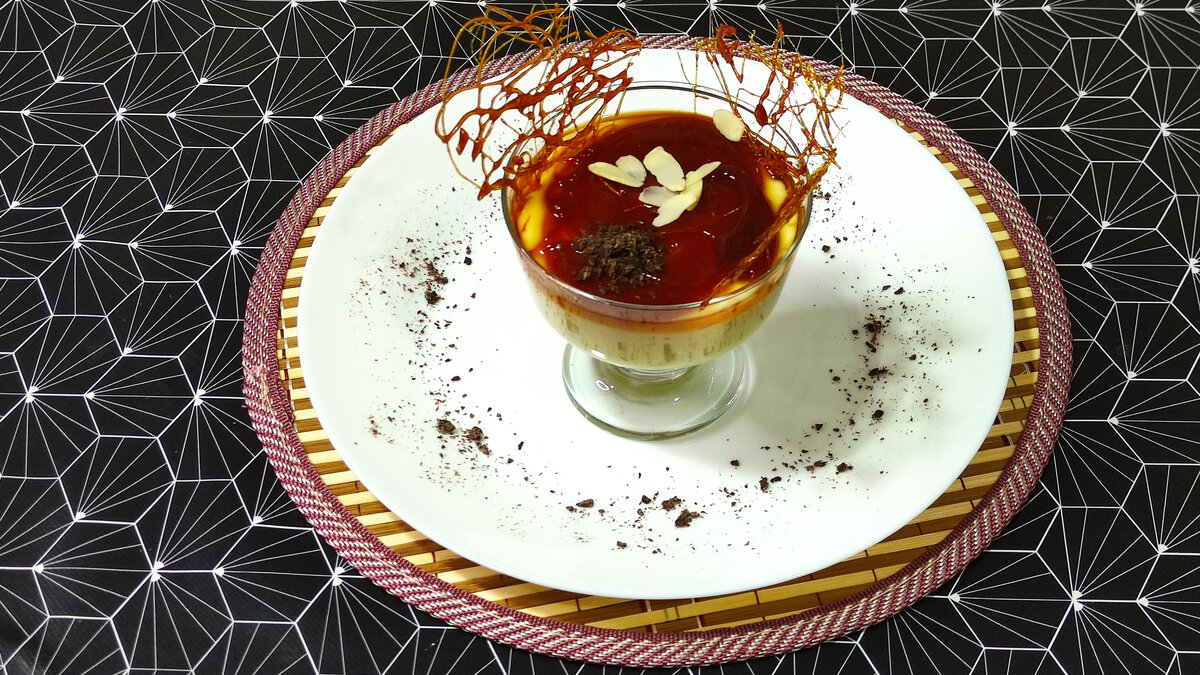 Крем каталана. Крем брюле Каталана. Crema Catalana десерт. Испанский десерт крем Каталана. Десерт крем Каталана рецепт.