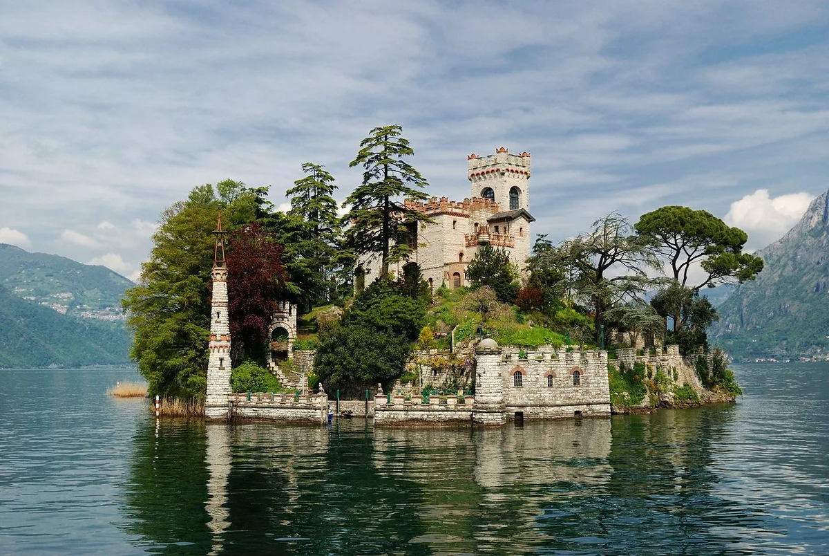 Остров Лорето (Isola di Loreto) - это маленький и живописный остров, находя...