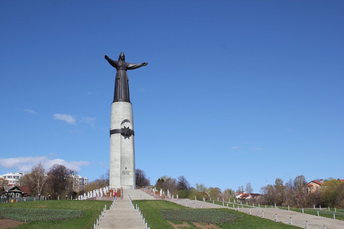 Памятник лысково. Мать Чувашии памятник.