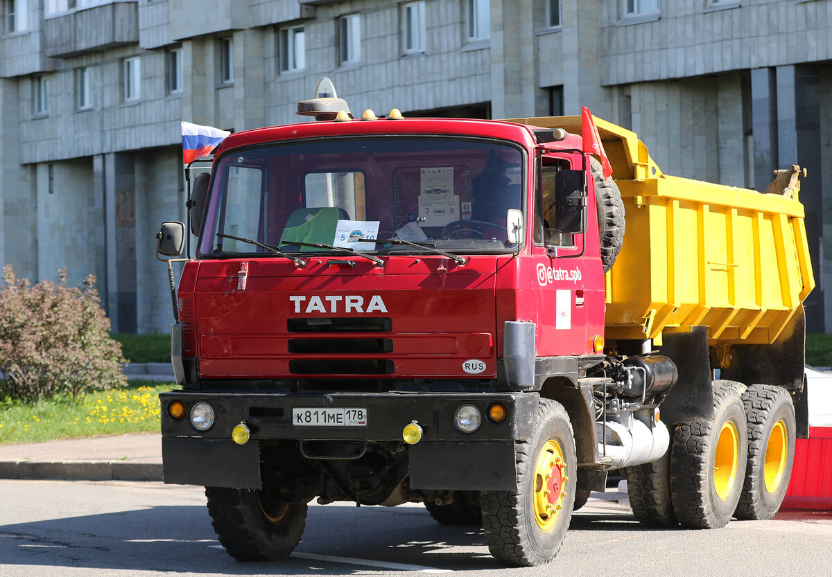 "косолапая" Tatra 815 1988 года выпуска 