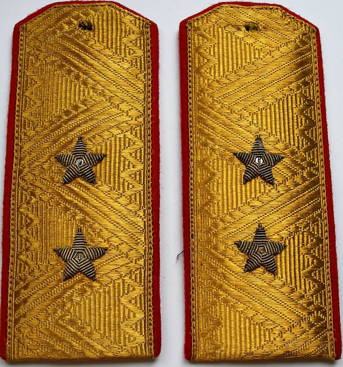 Погоны генерал-лейтенанта. Яндекс картинки. 