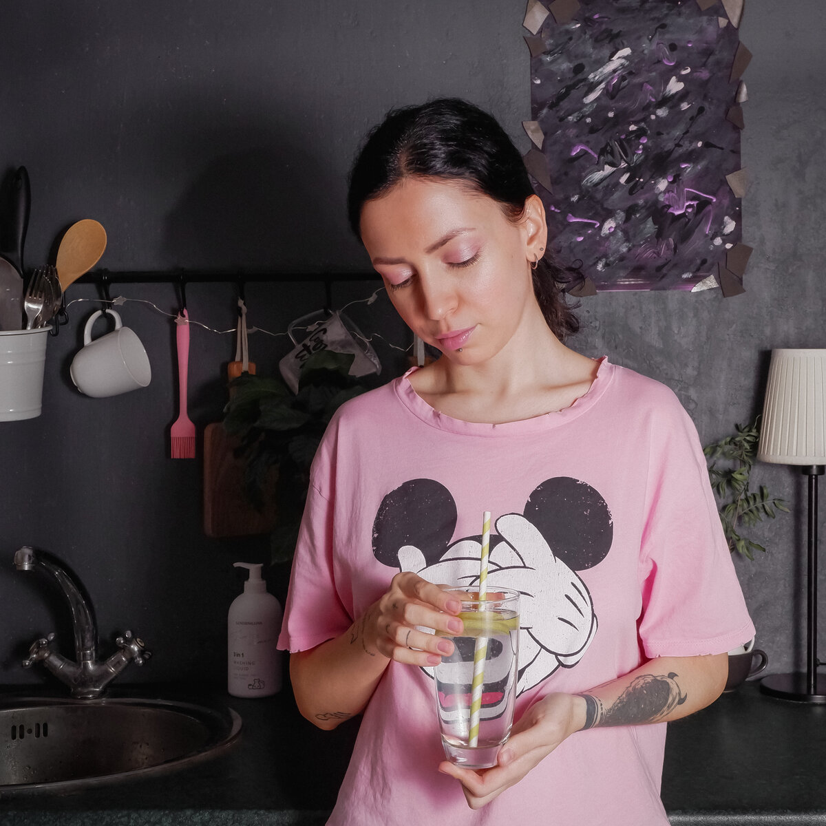 Фото автора. Пью "химическую" воду:))