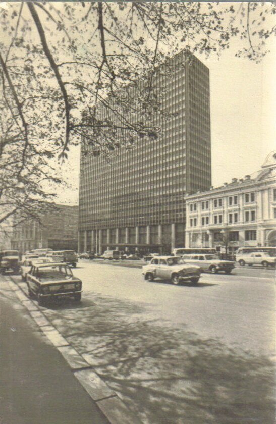 Источник:  https://ru.wikipedia.org/wiki/Интурист_(гостиница,_Москва)