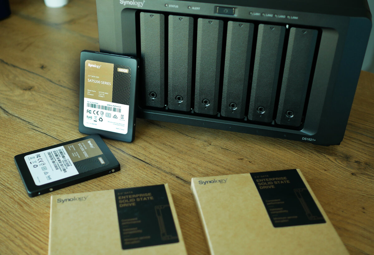 SSD Synology SAT5200 и мой NAS DS1621+