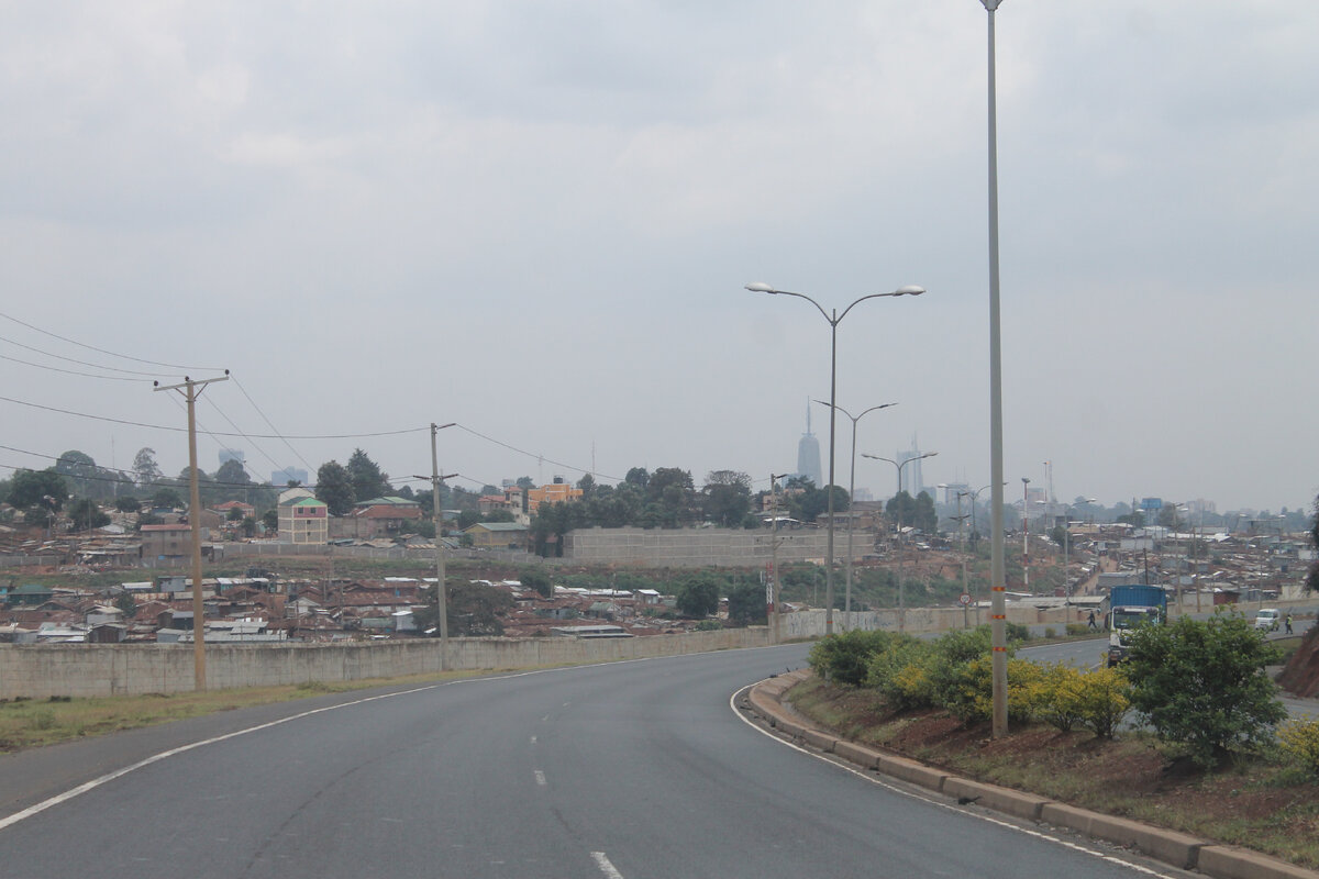 Southern Bypass, на пути обратно, вдалеке показалась Кибера.