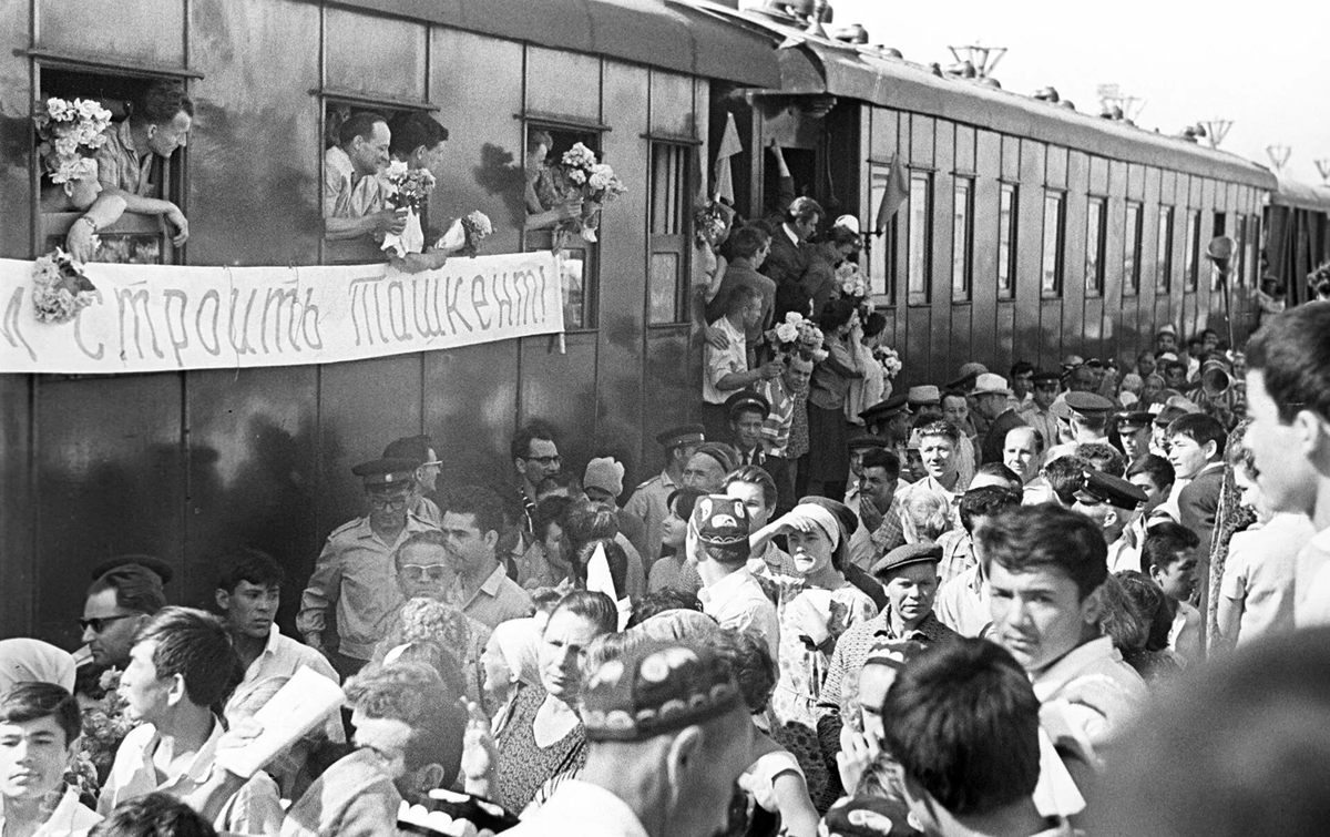 Лет назад после. Ташкент 1966 год. Землетрясение в Ташкенте в 1966. Землетрясение 1966 года в Ташкенте. Ташкентское землетрясение 1966 года фото.