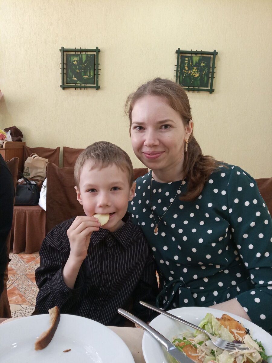 Вместе с сыном на юбилее прабабушки