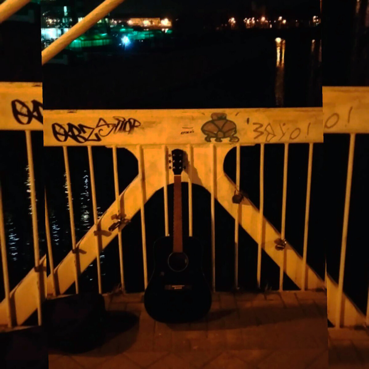 Обложка к песне, фото сделано на том самом мосту.
