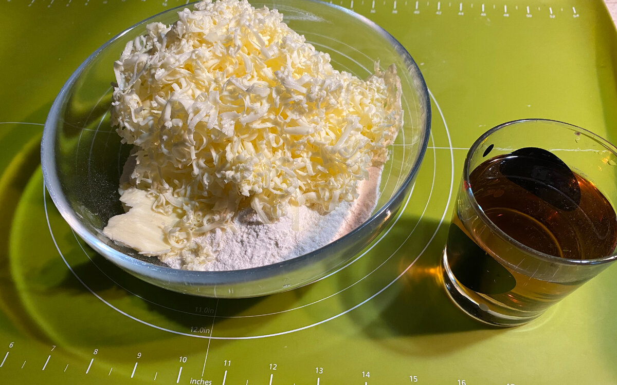 Слоёные язычки с сахаром, самый бюджетный рецепт всего из 3-х ингредиентов!