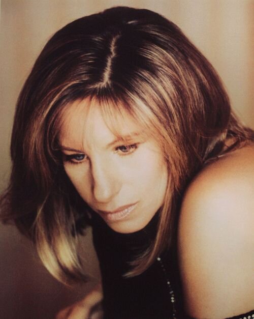 29 лет назад, в 1993 году американская певица и актриса Барбра Стрейзанд (Barbra Streisand) выпустила двадцать шестой сольный альбом "Back to Broadway" с номерами из бродвейских мюзиклов последних 30-2