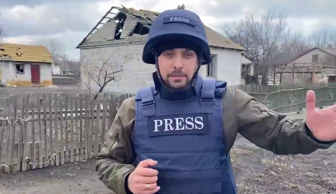 Андрей руденко журналист. Андрей руденко репортер. Андрей руденко военкор. Андрей руденко журналист донбасс. Репортёр вгтрк андрей руденко.