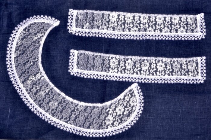 Для украшения школьной формы использовали кружевные воротнички и манжеты. /Фото: miss-lili.ru