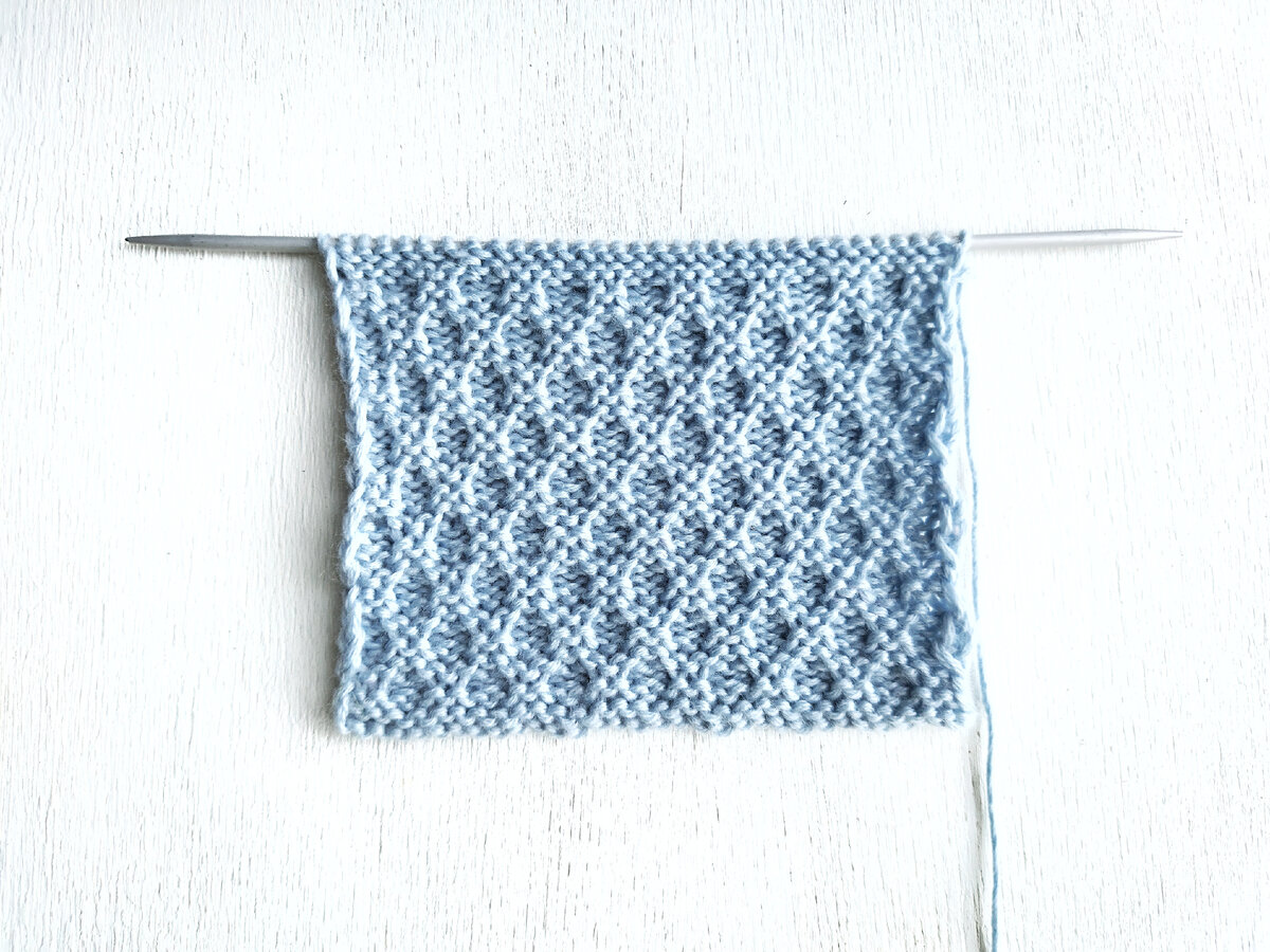 Теневой узор спицами  с ромбами