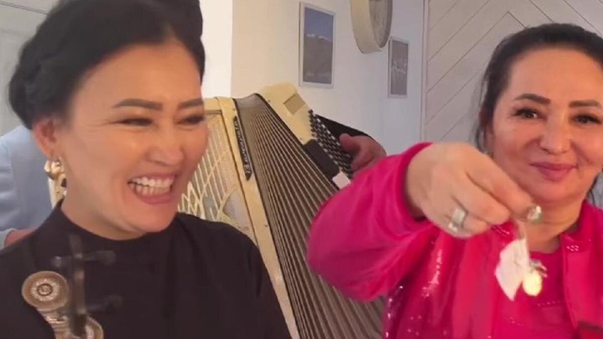    Гульзира Айдарбекова и Наркенже Серикбаева:instagram.com/narkenjeserikbaeva